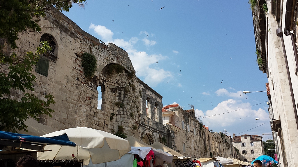 20130708_155452.jpg - Split. Le mura del Palazzo di Diocleziano.