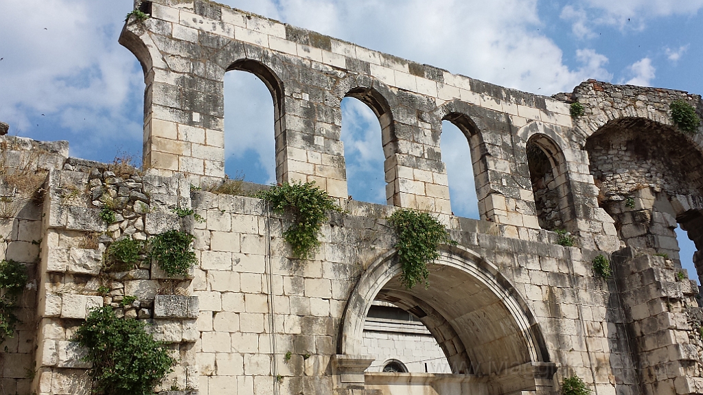 20130708_155801.jpg - Le mura romane.