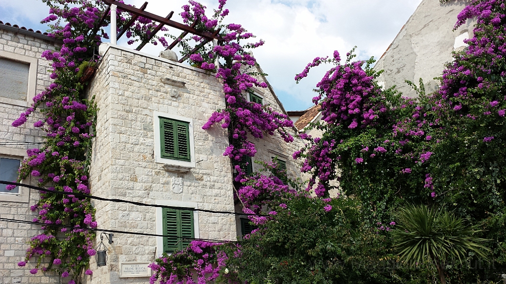 20130708_161922.jpg - Una casa nel Palazzo di DIocleziano.