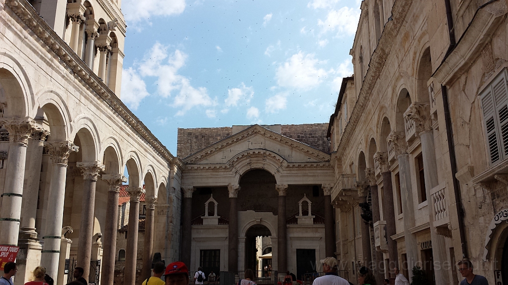 20130708_162836.jpg - Il complesso monumentale al centro del Palazzo.