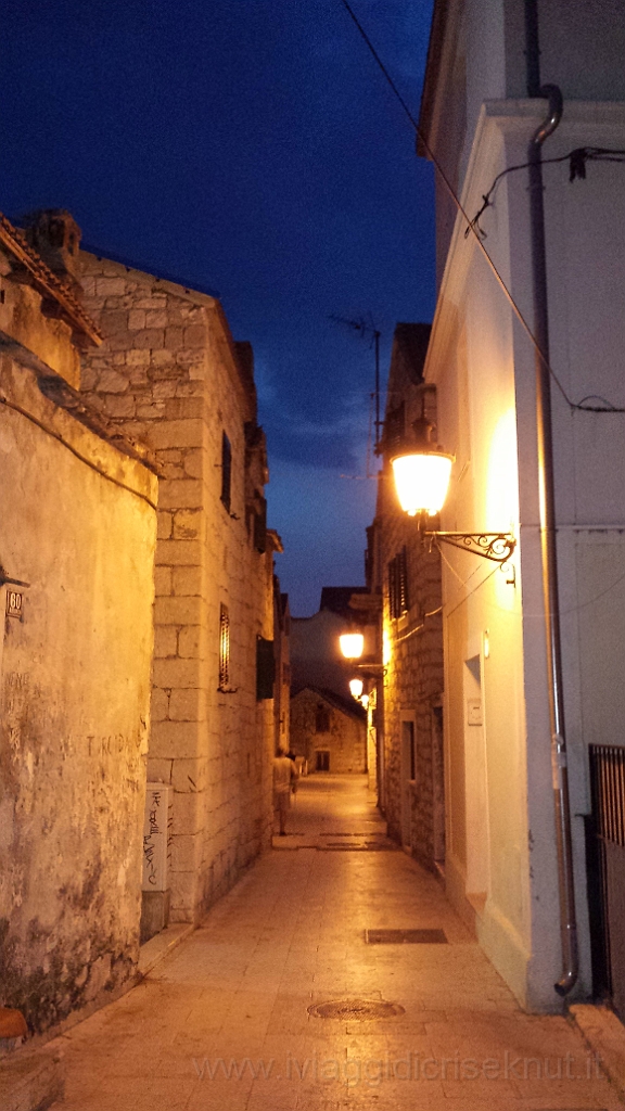 20130708_211610.jpg - Split, s'accendono le luci.