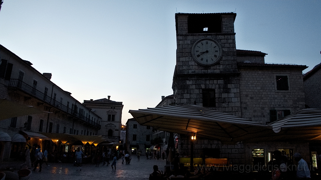 DSC00983.jpg - Kotor by night