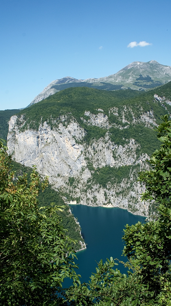 DSC01624.jpg - Il Lago Pivo.