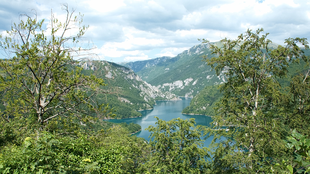 DSC01674.jpg - Il Lago Pivo visto provenendo da sud.