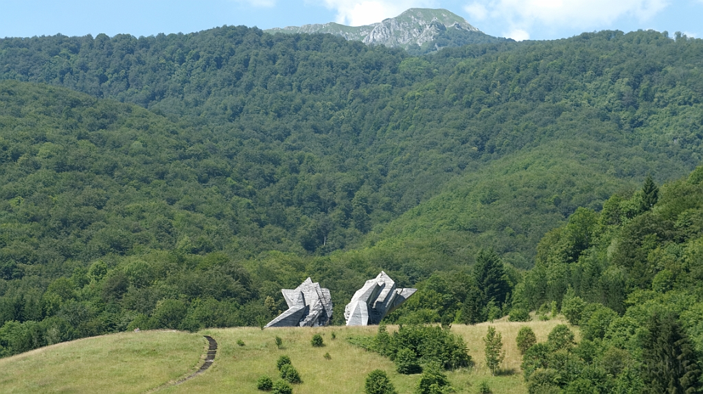 DSC01762.jpg - Monumento ai Partigiani.