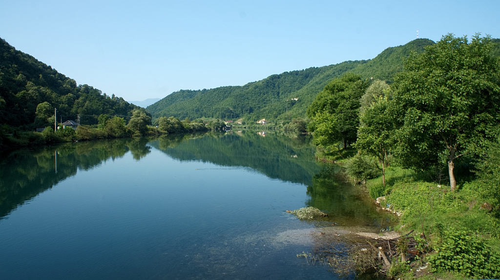 DSC02374.jpg - Il fiume Una.