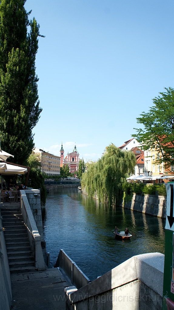 DSC02577.jpg - Liubljana,il fiume che attraversa la città.