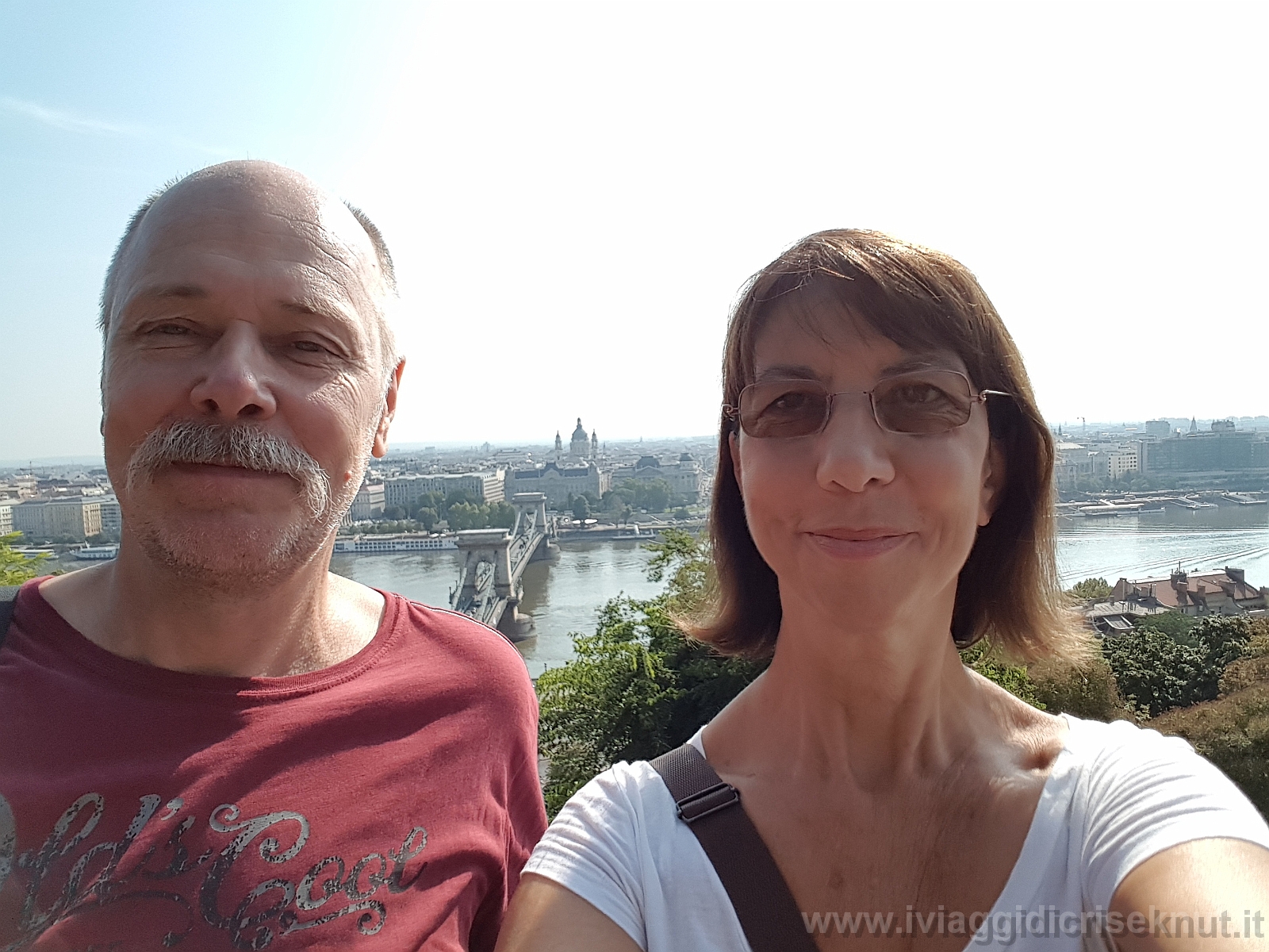 20180803_092544.jpg - Giorno 3:Selfie con vista sul fiume.