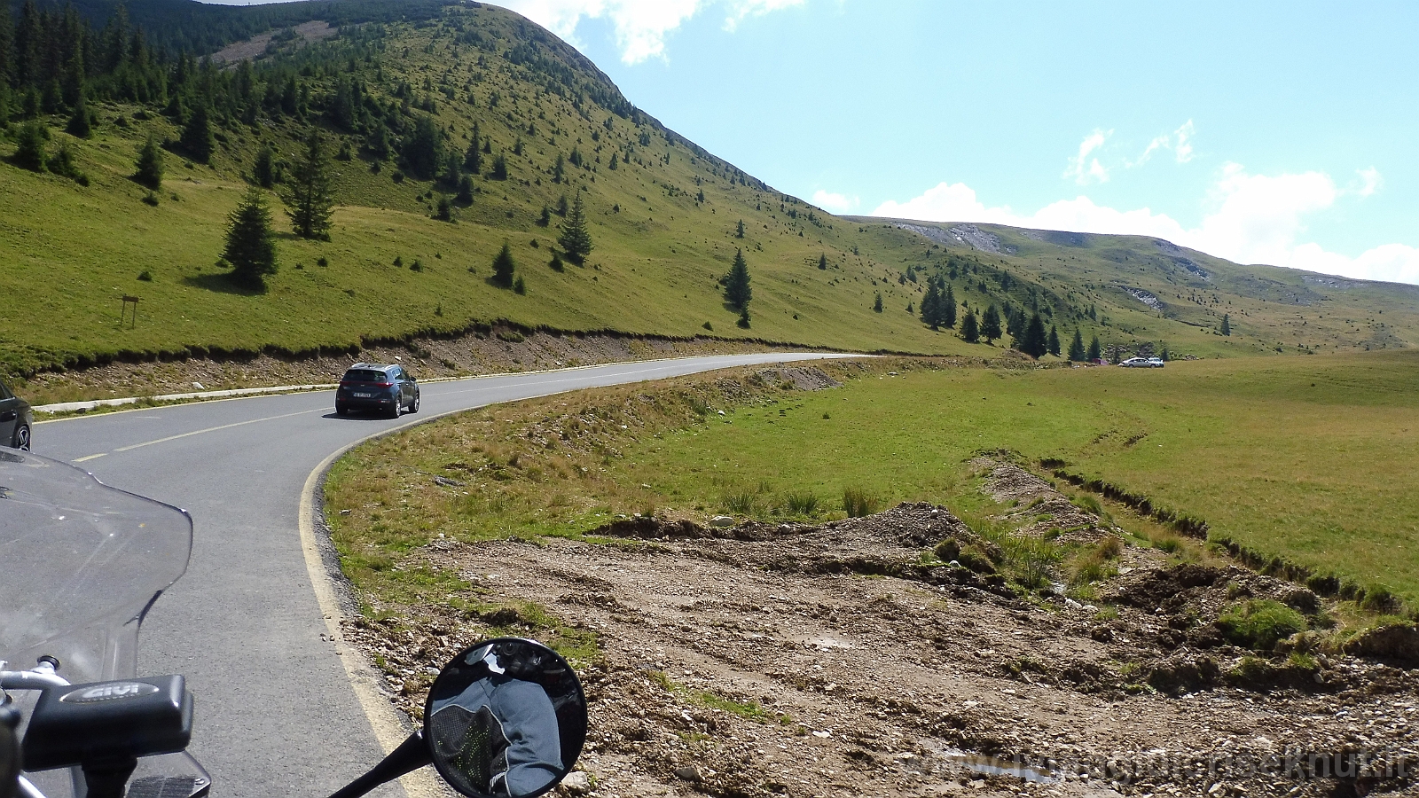 P1020992.JPG - Transalpina.