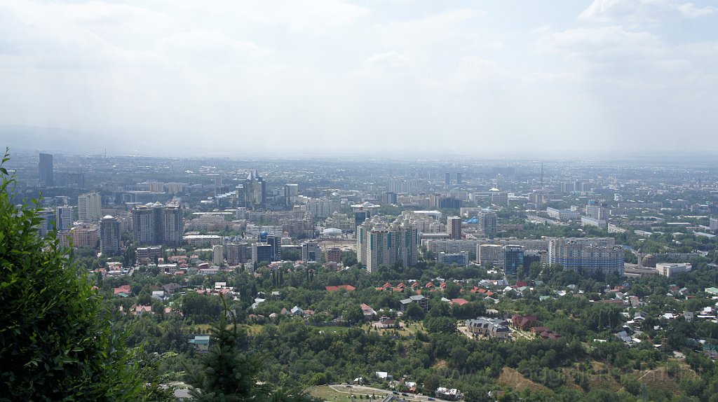 DSC06371.JPG - Almaty vista dalla cima della collina