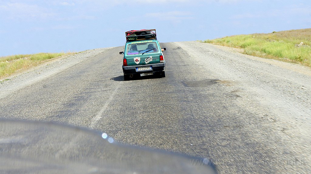 DSC06473.JPG - Gli "Spappolati on the road" due ragazzi di Piacenza che partecipano al Mongol Rally.