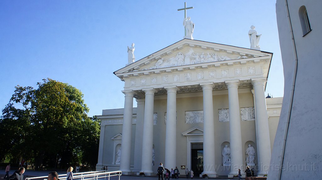 DSC07957.JPG - Cattedrale dedicata ai Santi Stanislao e Ladislao