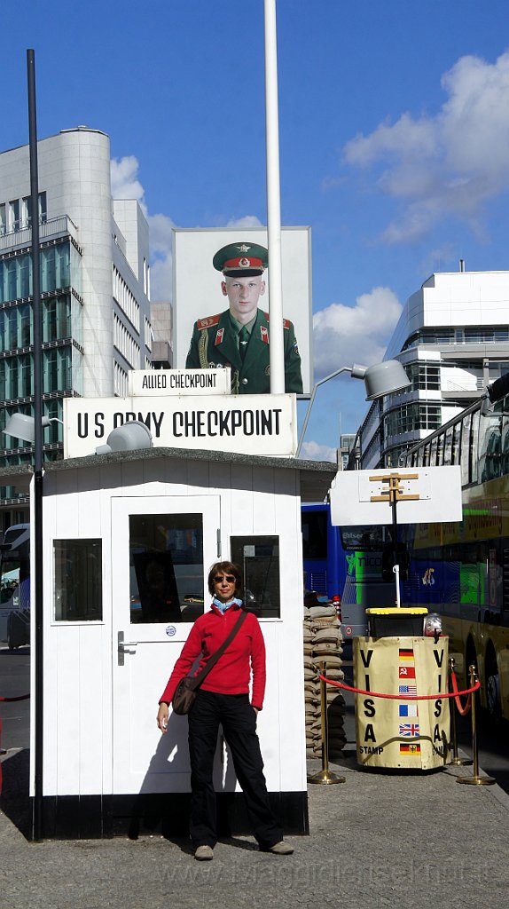 DSC08168.JPG - Check point Charlie