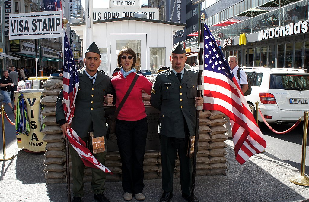 DSC08172.JPG - Check point Charlie.