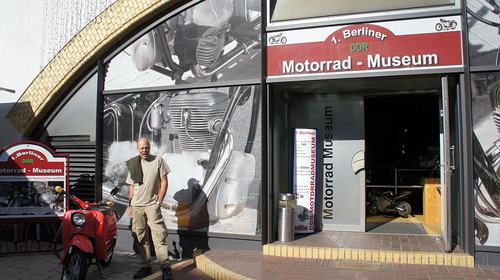 DSC08238.JPG - Il museo delle moto dell' est.