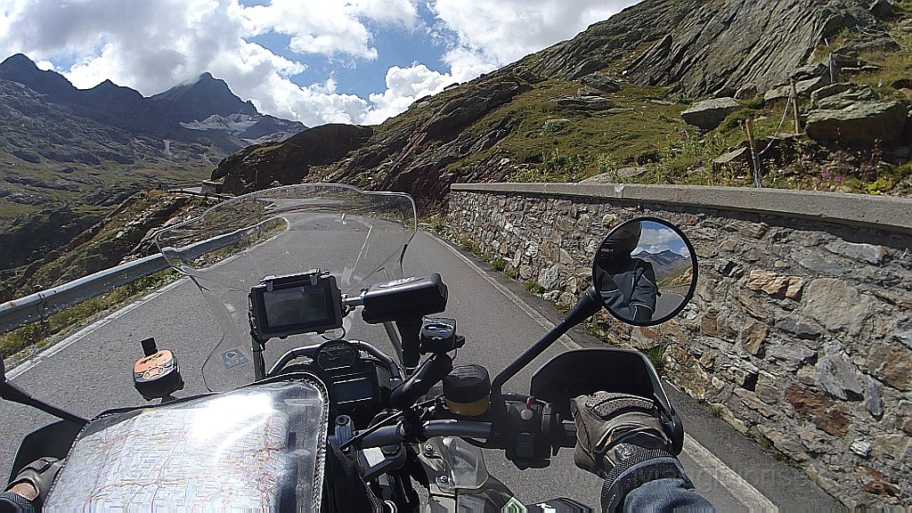 PH000321.jpg - SS300 per passo Gavia