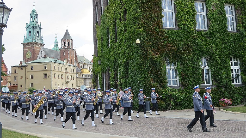 IMG_3305.JPG - Cerimonia con banda e corteo.