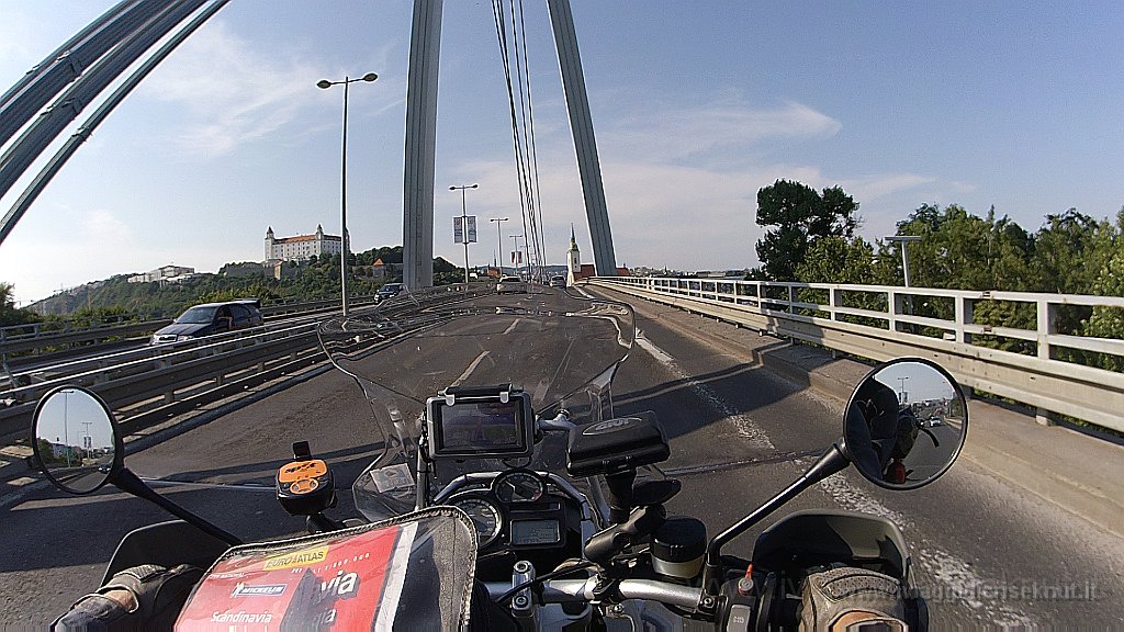 PH000723.jpg - Bratislava: Il ponte sul Danubio