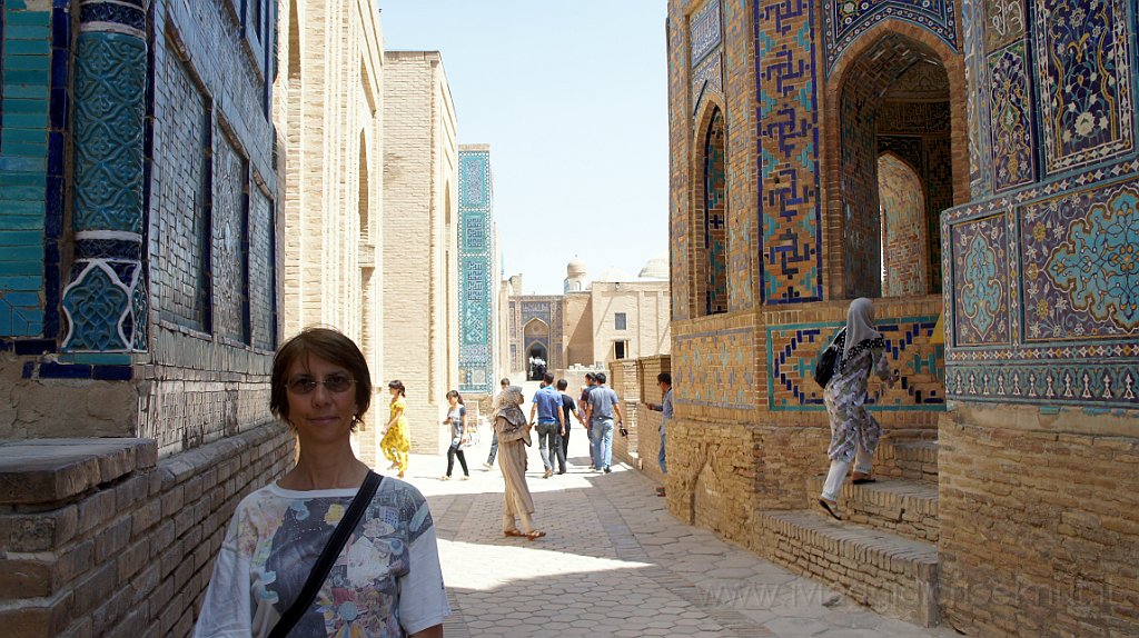 DSC05176.JPG - Shah-i-Zinda, il viale dei Mausolei.